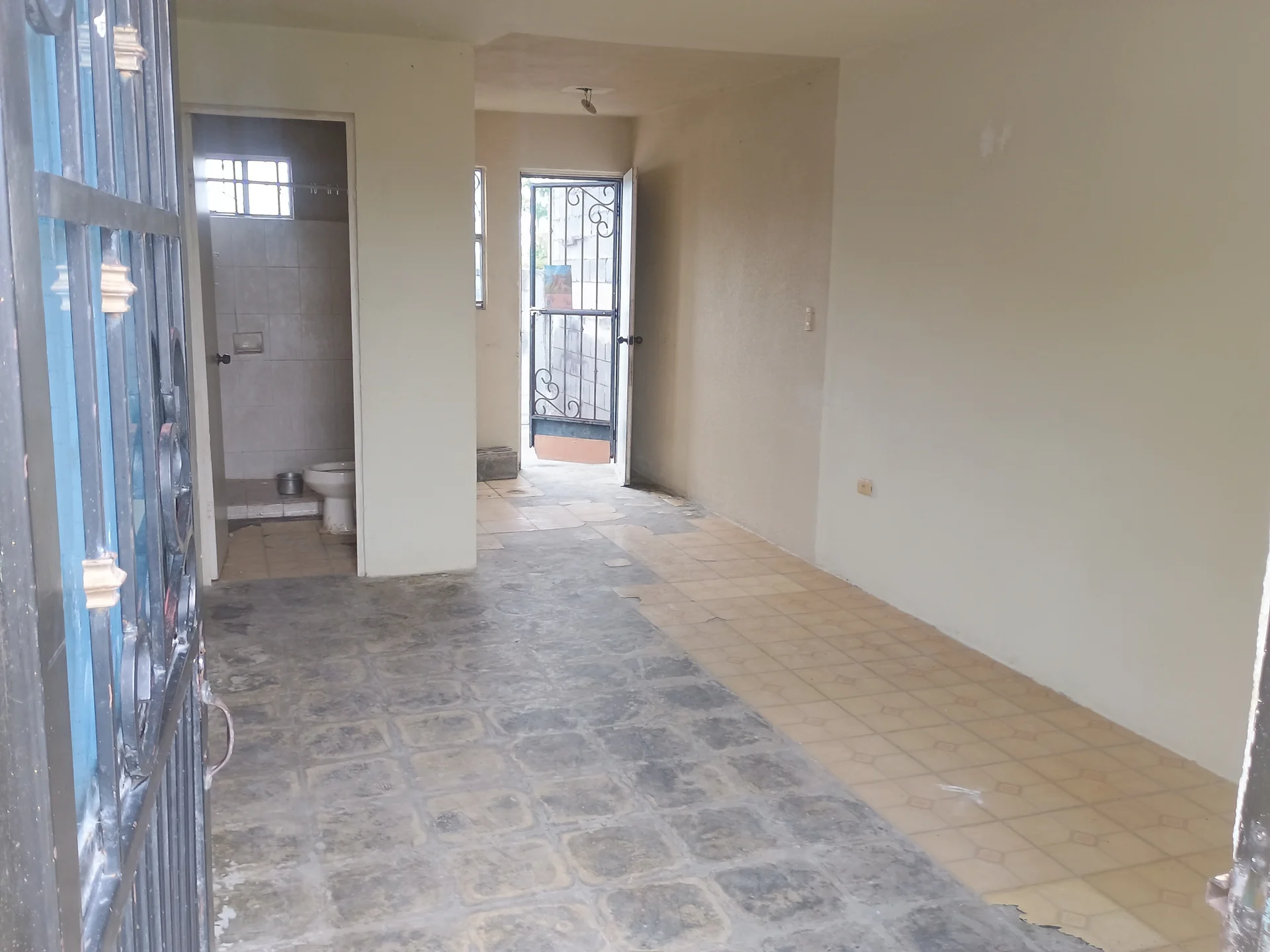 Casa en venta-Ciruelo No. 524, Col. Tréboles, Apodaca, Nuevo León, C.P. 66646, México. - Foto 1