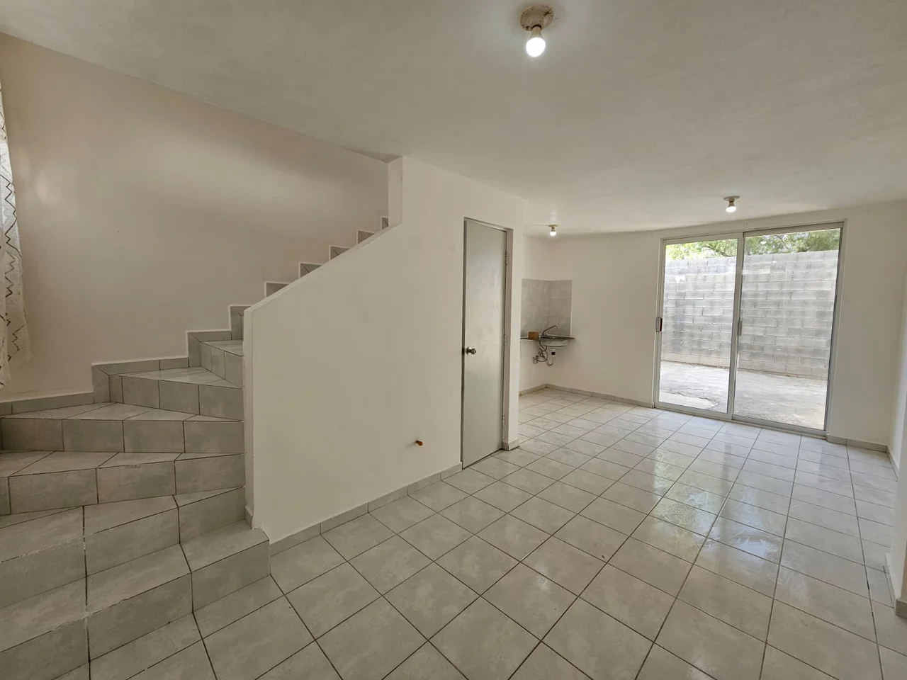 Casa en Venta-C. Fluorita, Col. Parques Diamante, García, N.L. - Foto 1