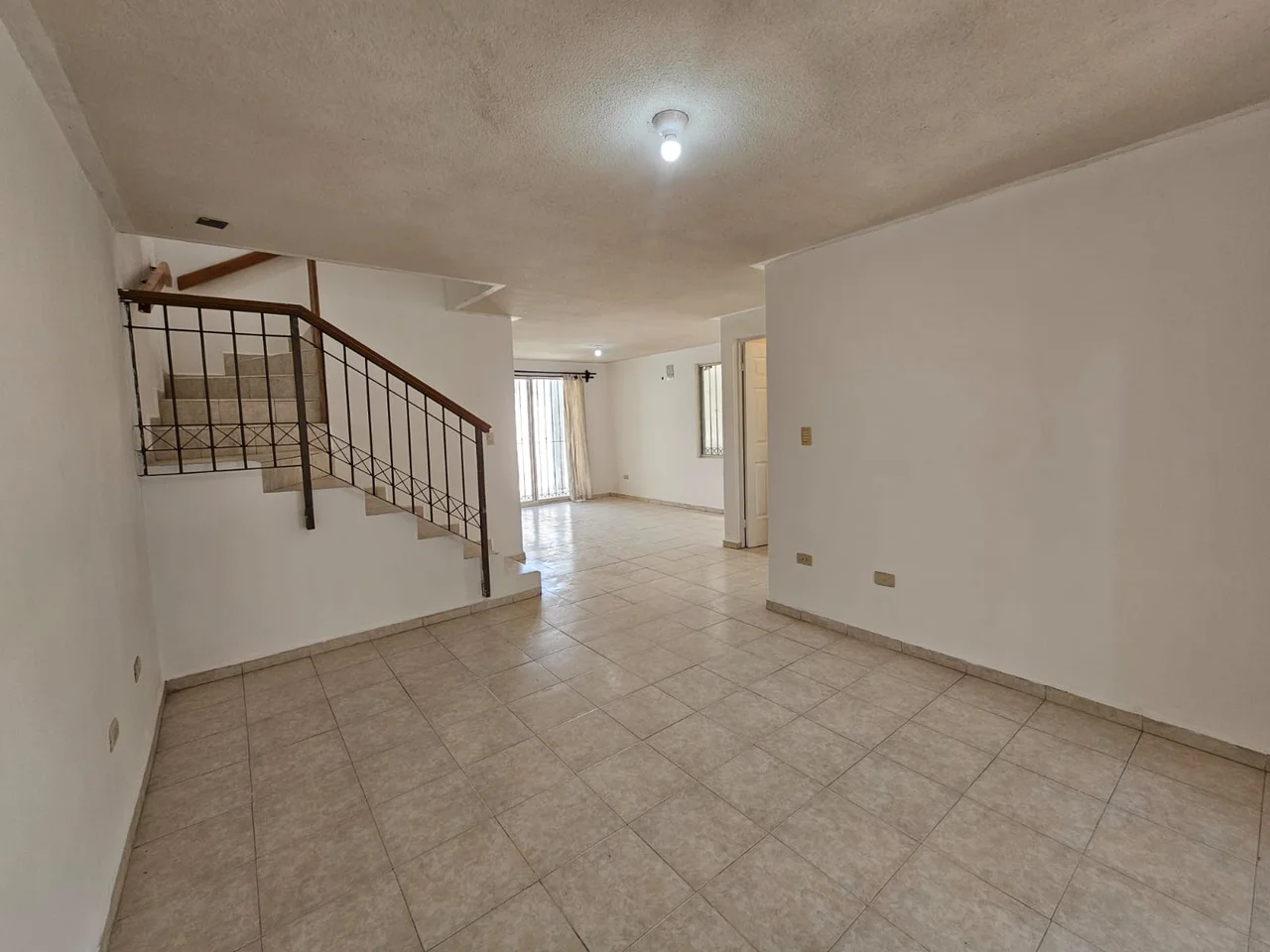Casa en Venta-Lyon, Cumbres San Agustín, Monterrey, N.L. - Foto 1